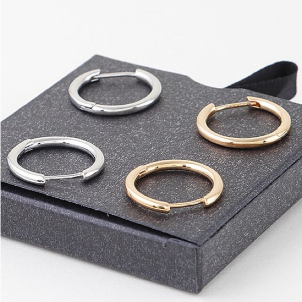 12J. Minimal Hoop Clasp Earrings